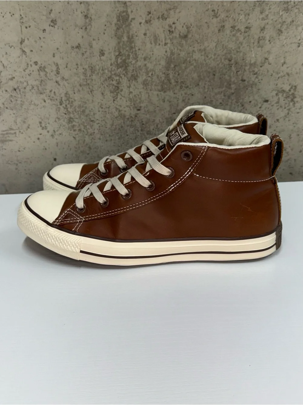 Converse Chuck Taylor Pinecone Brown Leather Sneakers Men’s 8